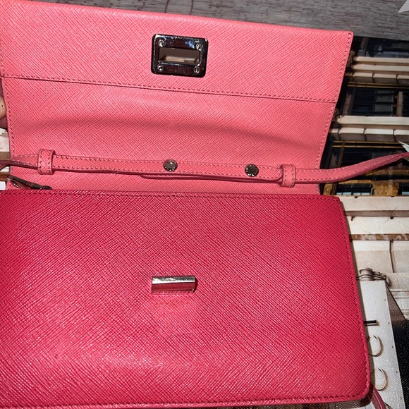 Prada Saffiano leather crossbody - Picture 3 of 16